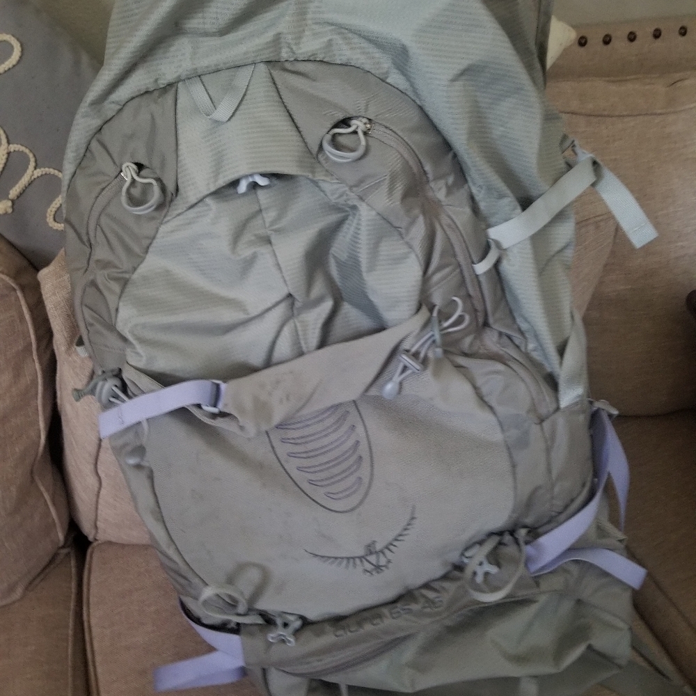 Hiking back  aura 65AG